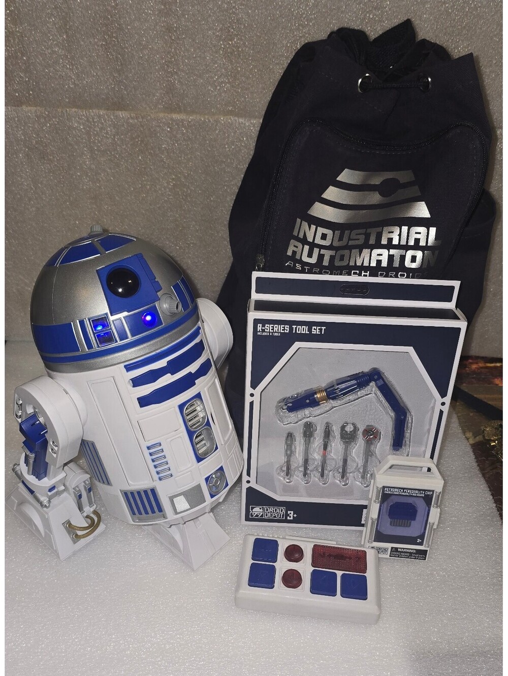 Original Galaxy's Edge R2-D2 w/Remote, Chip, Bag & Tools